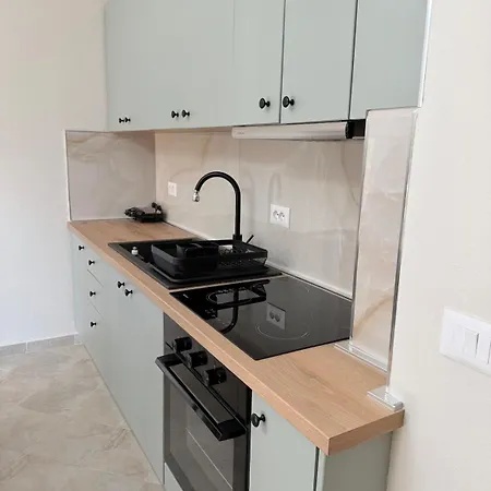 Ruben In Apartment *