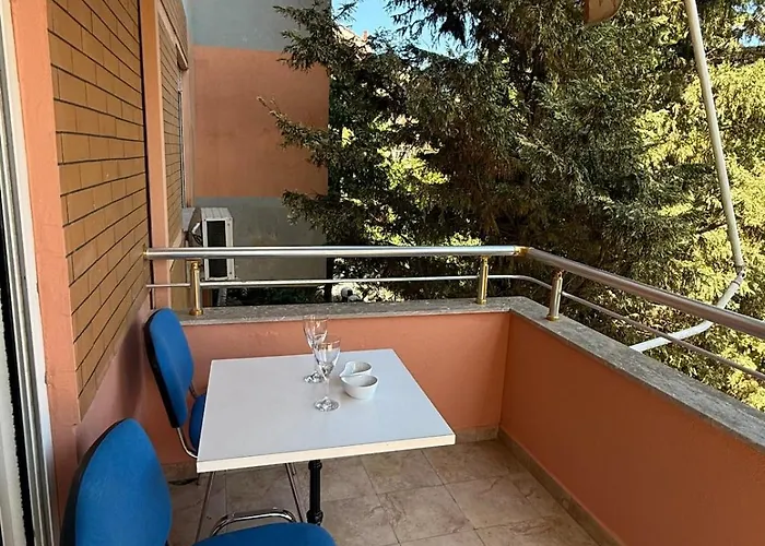 Ruben In Apartament *